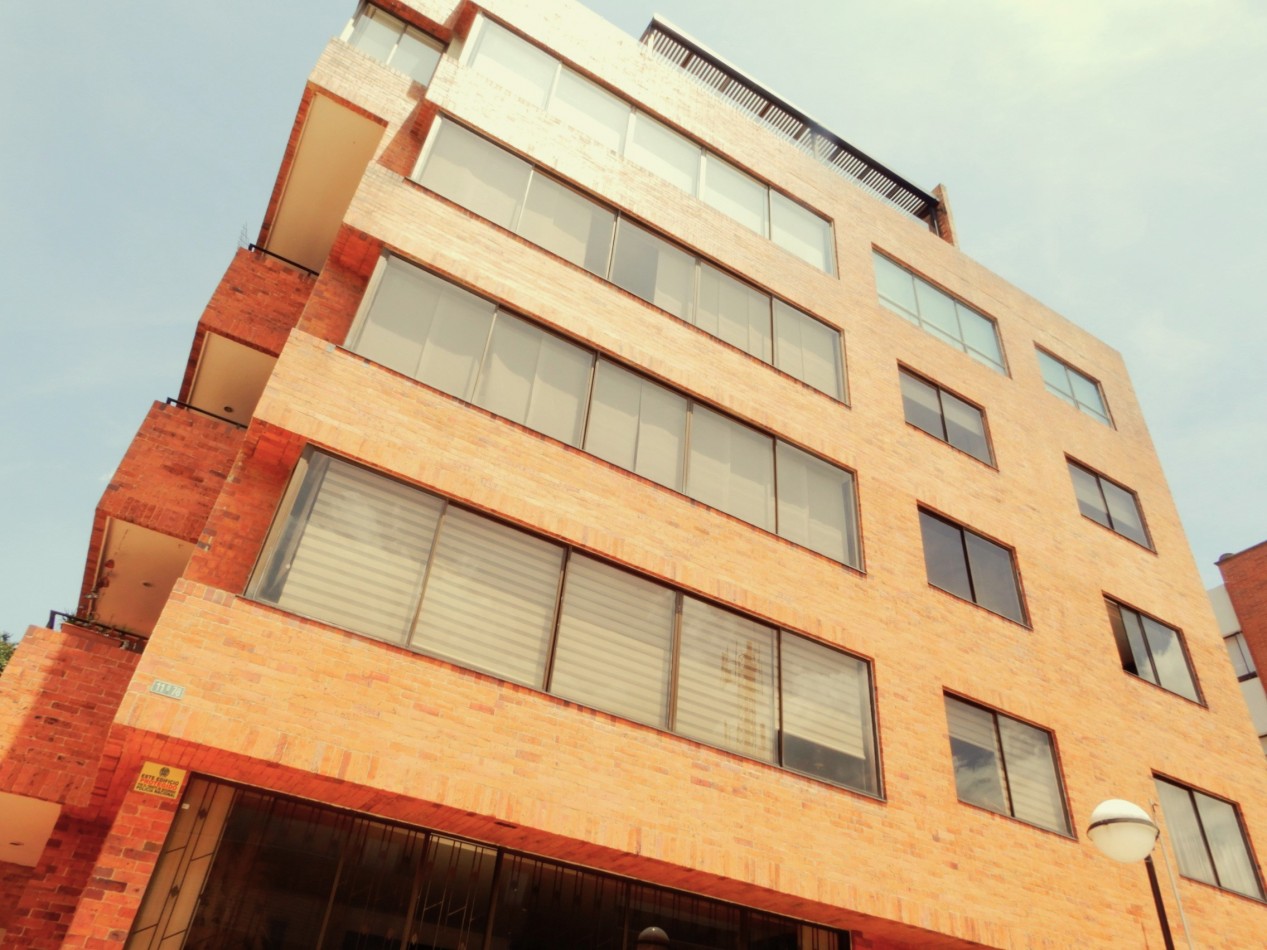 Apartamento en Venta Santa Barbara Central Exterior 3 Alcobas y 2 Parqueaderos