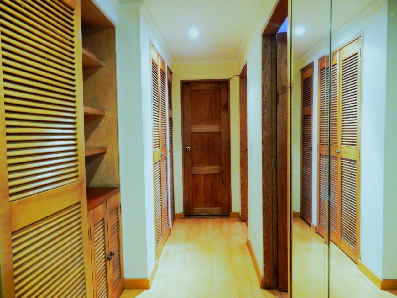 Apartamento en Venta Santa Barbara Central Exterior 3 Alcobas y 2 Parqueaderos