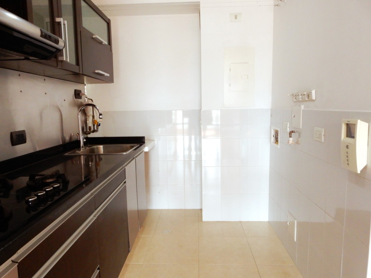 Apartamento en Venta Lisboa Exterior 2 Alcobas y 1 Parqueadero