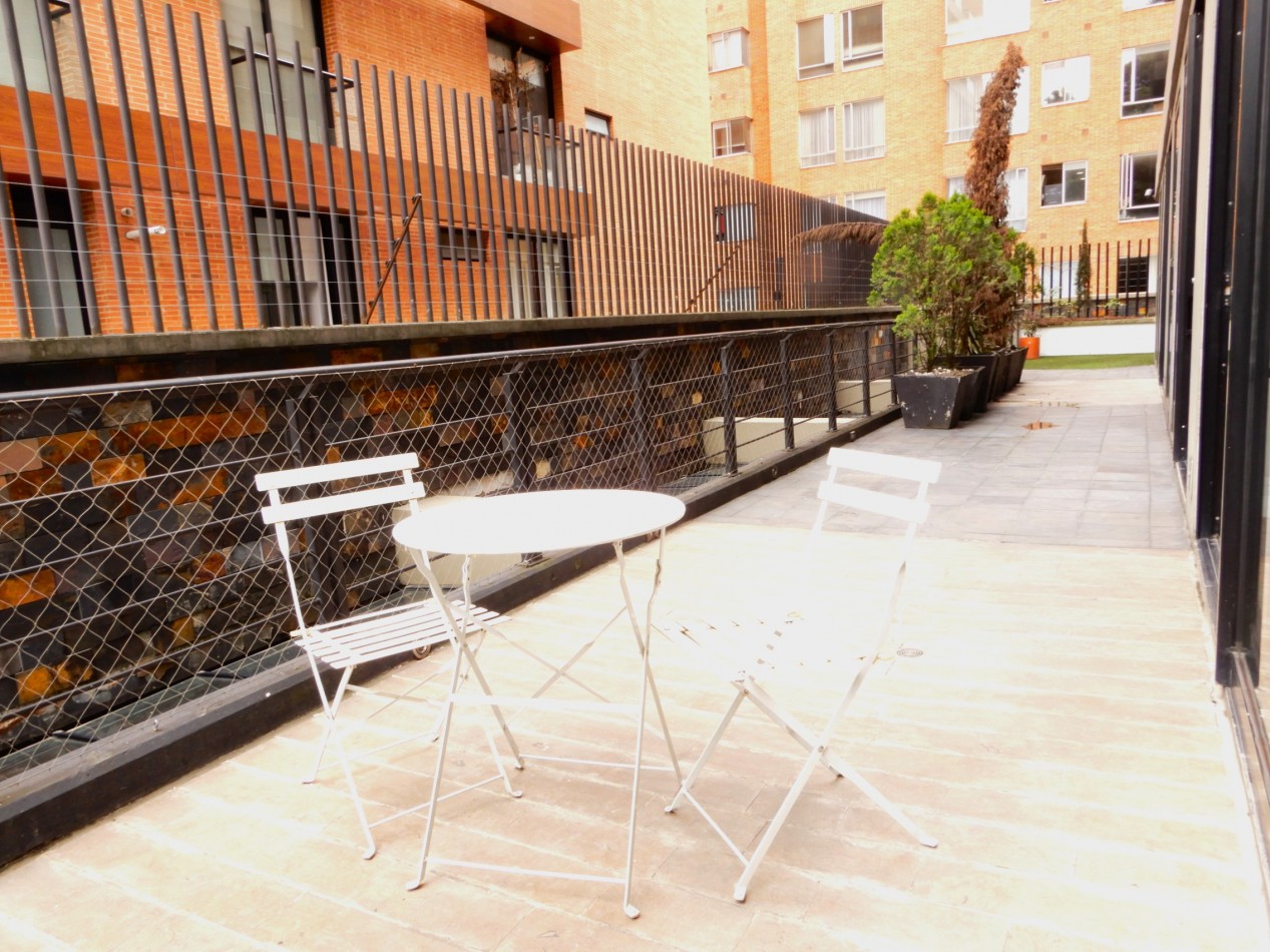 Apartamento en Venta Chico Virrey Exterior 3 Alcobas y Terrazas con 4 Parqueaderos
