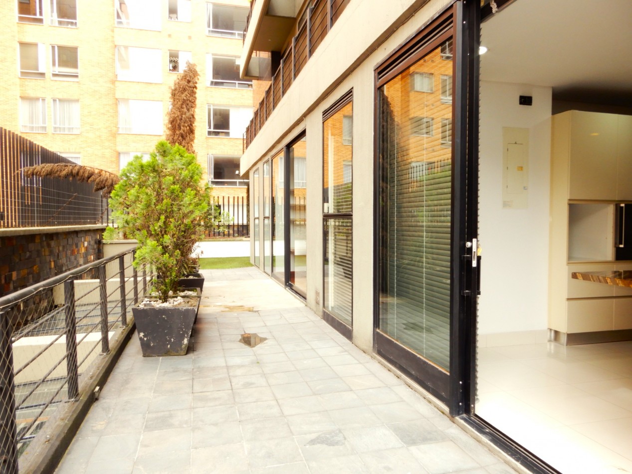 Apartamento en Venta Chico Virrey Exterior 3 Alcobas y Terrazas con 4 Parqueaderos