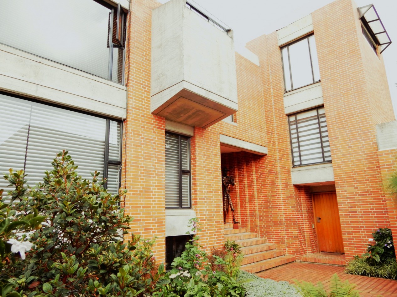Casa en Arriendo Santa Ana Oriental 4 Alcobas y Terrazas