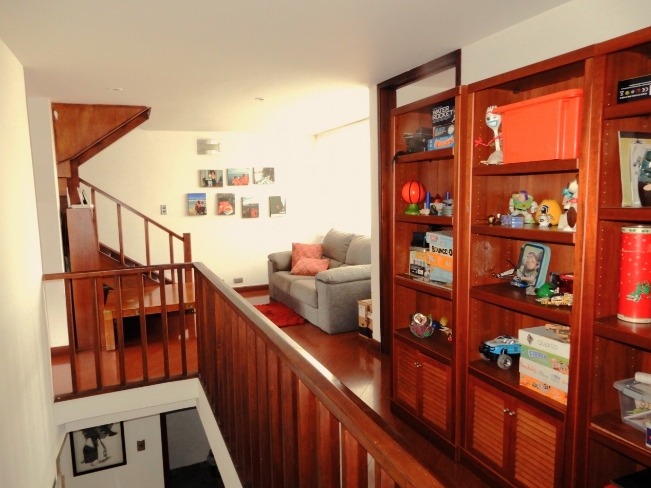 Casa en Venta La Floresta 4 Alcobas y 2 Parqueaderos