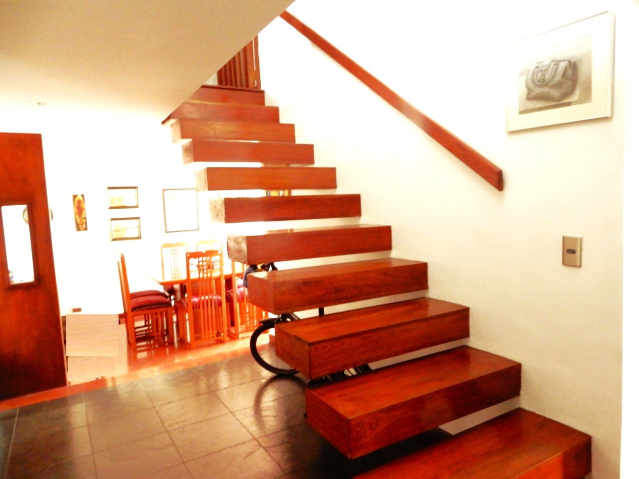 Casa en Venta La Floresta 4 Alcobas y 2 Parqueaderos