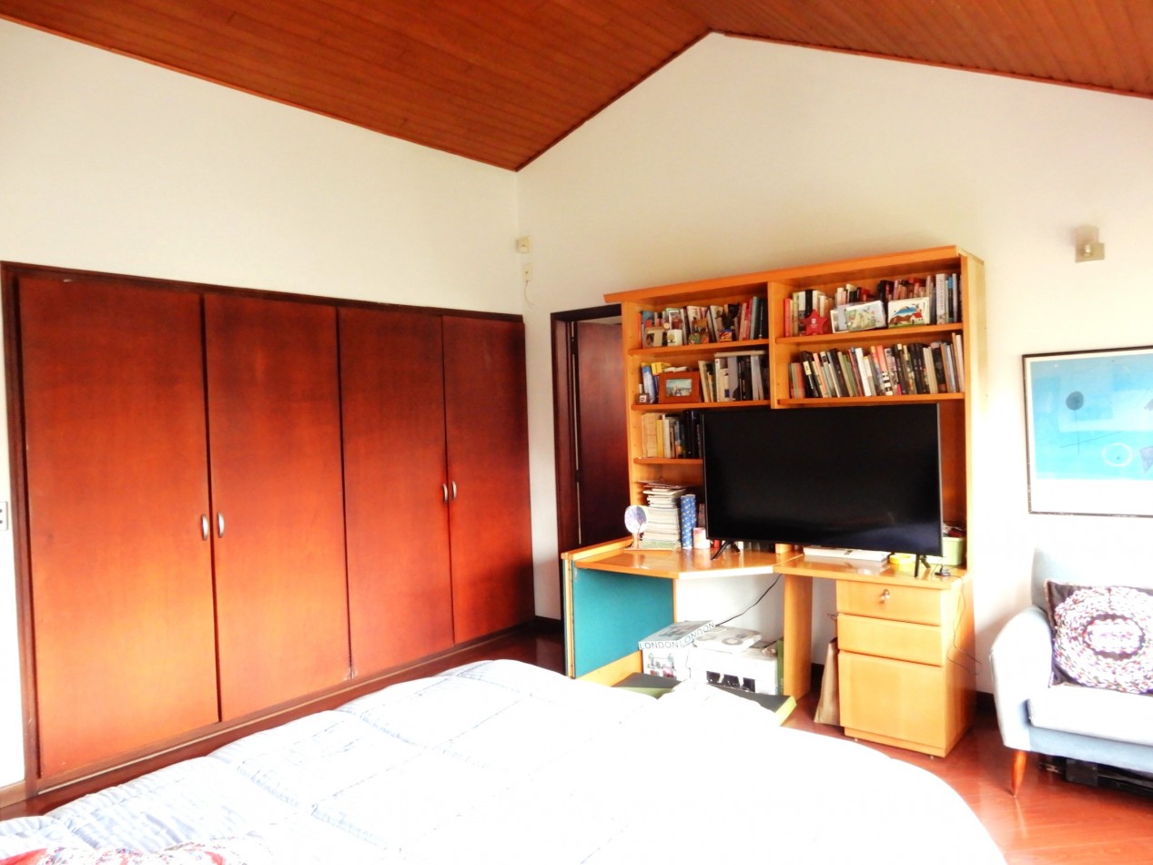 Casa en Venta La Floresta 4 Alcobas y 2 Parqueaderos