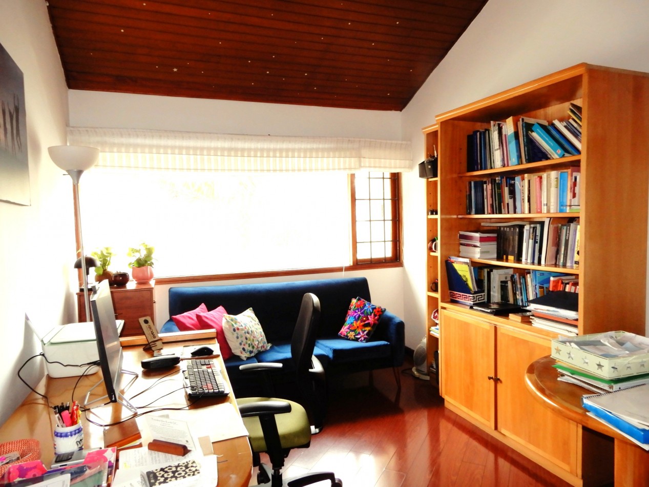 Casa en Venta La Floresta 4 Alcobas y 2 Parqueaderos