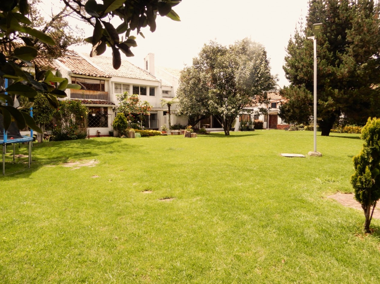 Casa en Venta La Floresta 4 Alcobas y 2 Parqueaderos