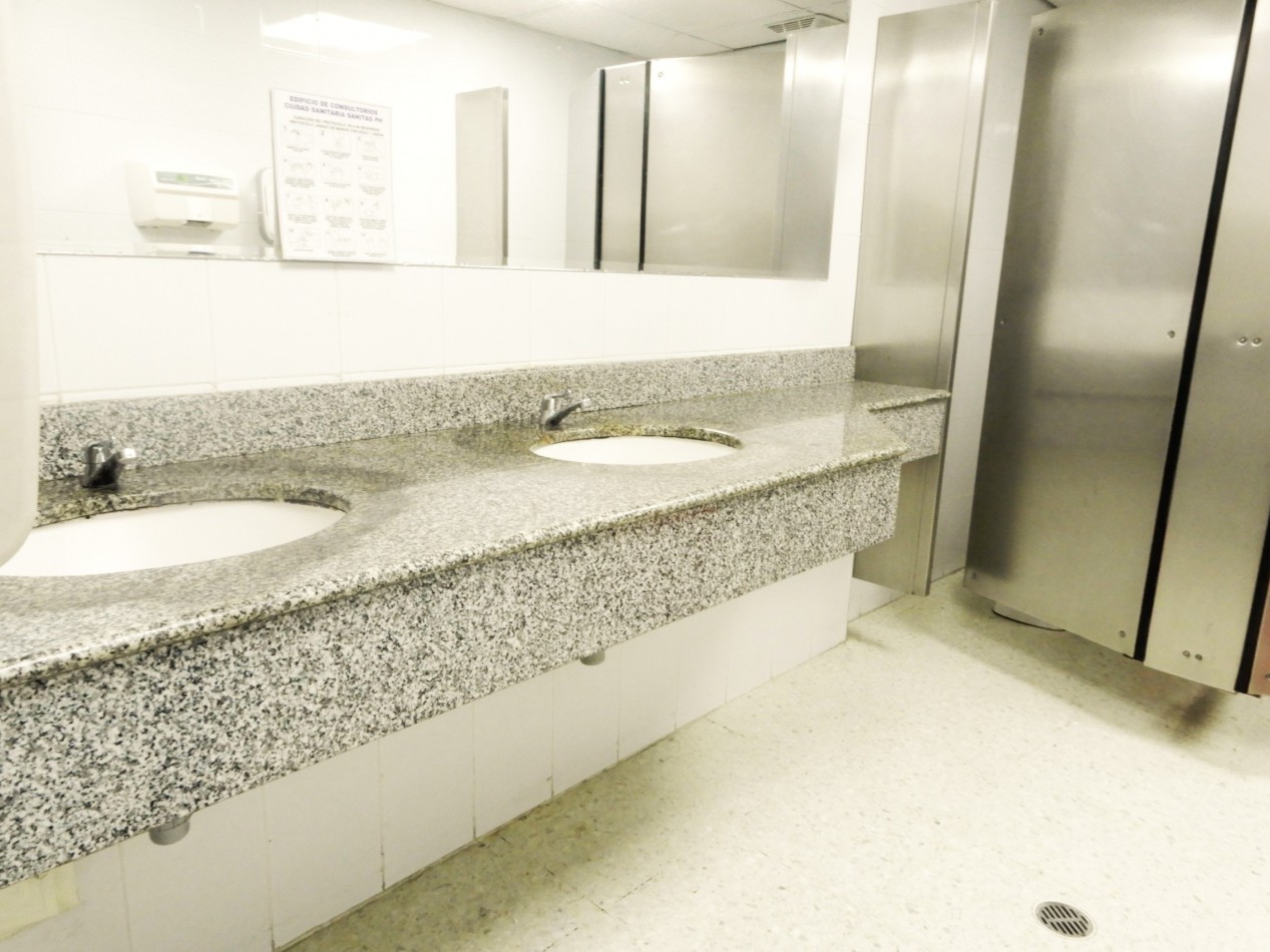 Arriendo Consultorio Medico Amoblado en Clinica Colombia