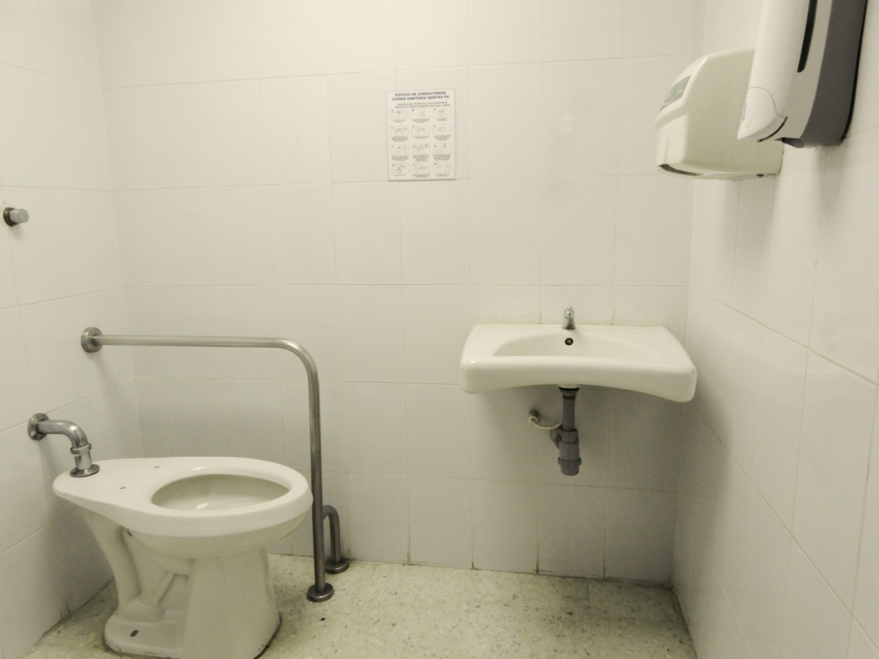 Arriendo Consultorio Medico Amoblado en Clinica Colombia