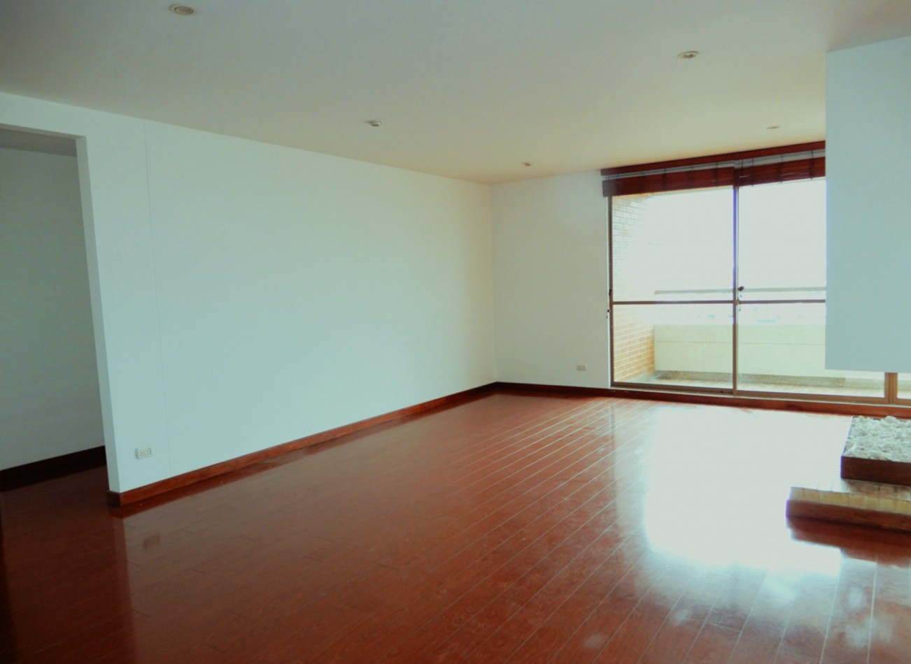 Apartamento en Venta Santa Barbara Alta 3 Alcobas con Balcon y Estudio