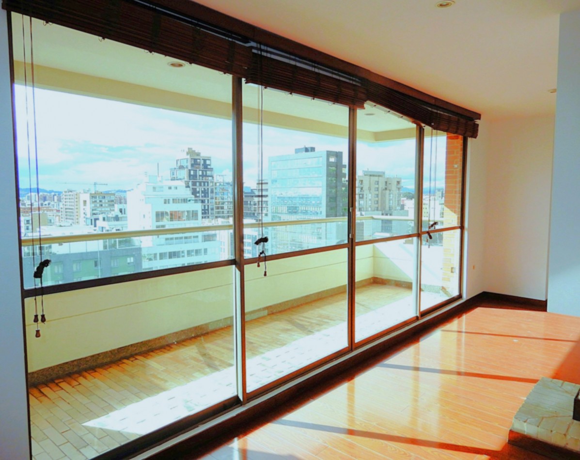 Apartamento en Venta Santa Barbara Alta 3 Alcobas con Balcon y Estudio