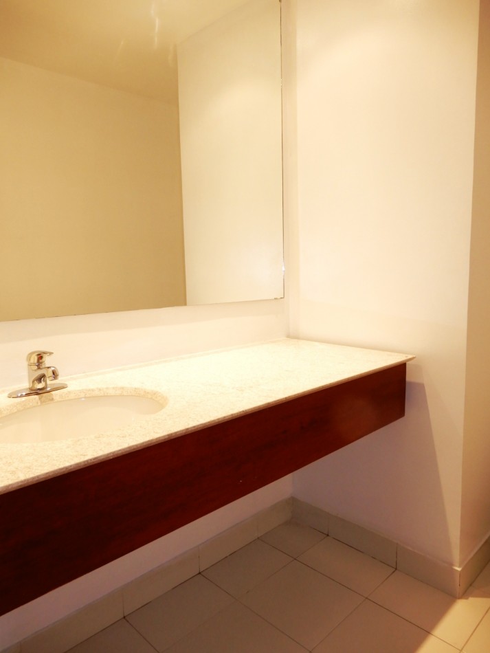 Apartamento en Venta Santa Barbara Alta 3 Alcobas con Balcon y Estudio