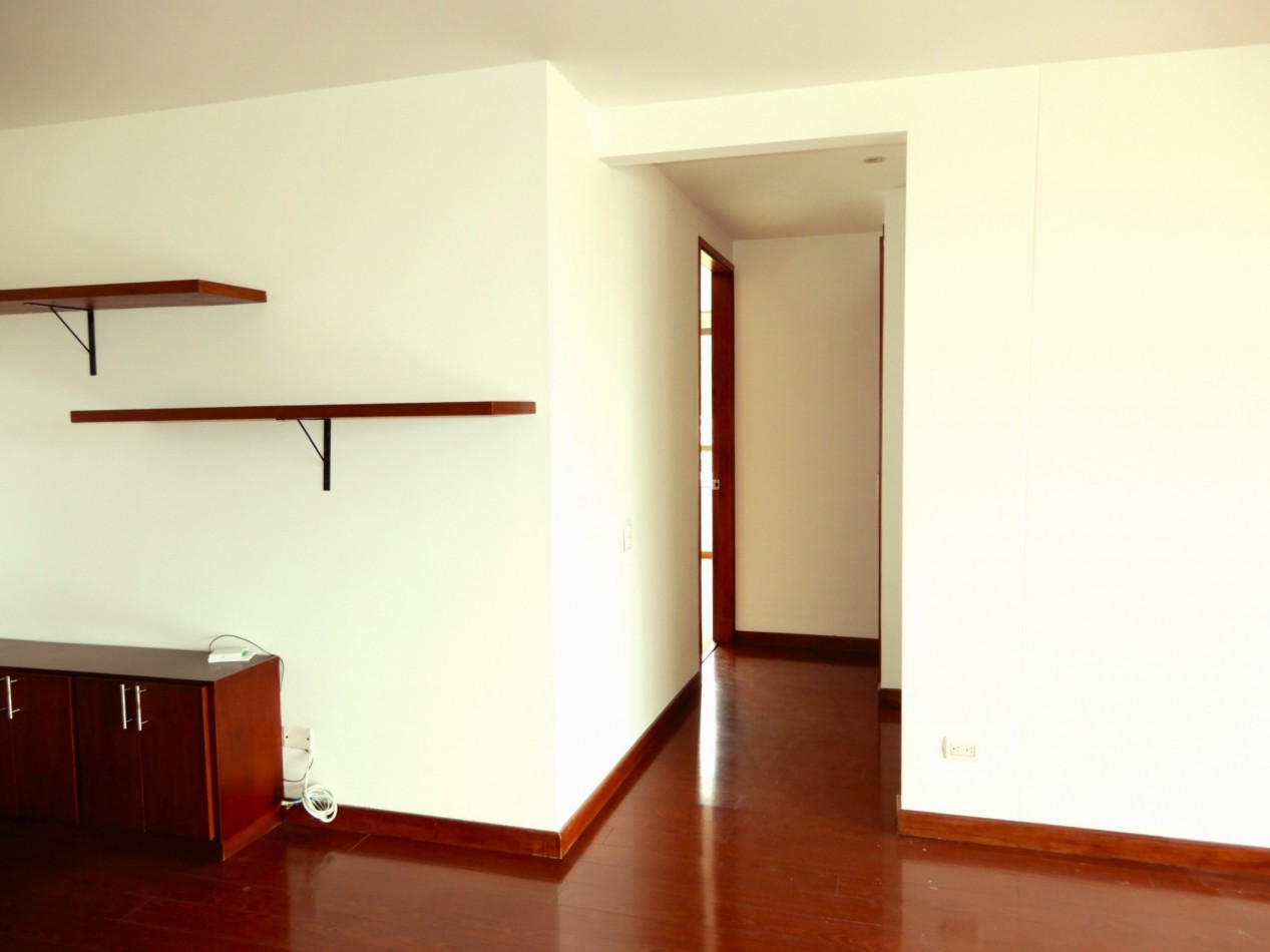 Apartamento en Venta Santa Barbara Alta 3 Alcobas con Balcon y Estudio