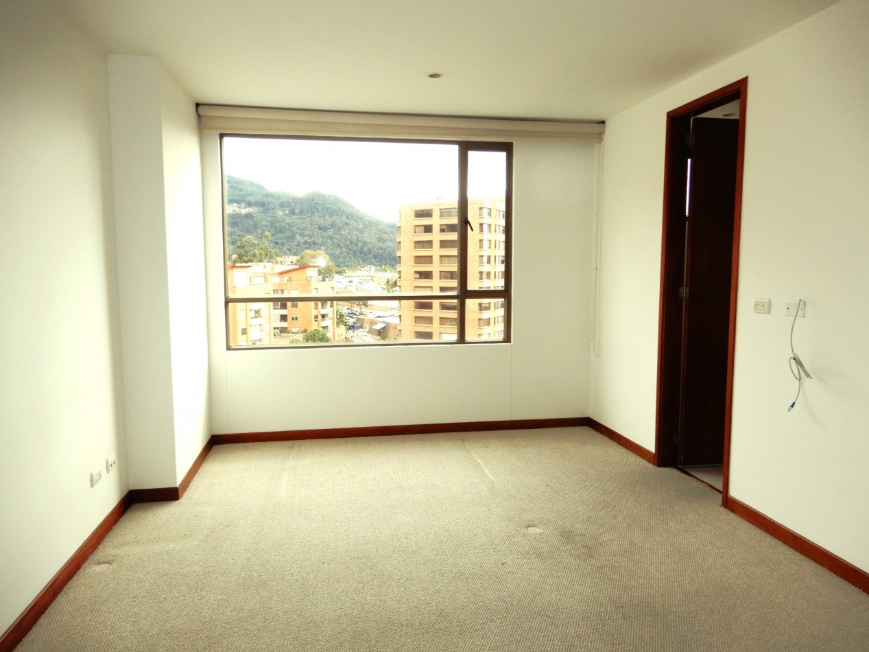 Apartamento en Venta Santa Barbara Alta 3 Alcobas con Balcon y Estudio