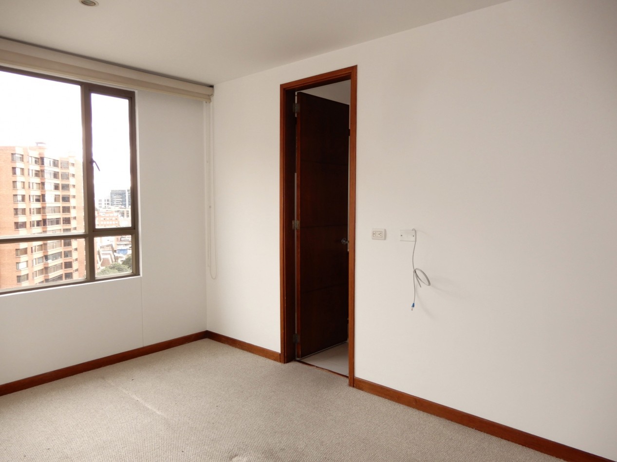 Apartamento en Venta Santa Barbara Alta 3 Alcobas con Balcon y Estudio
