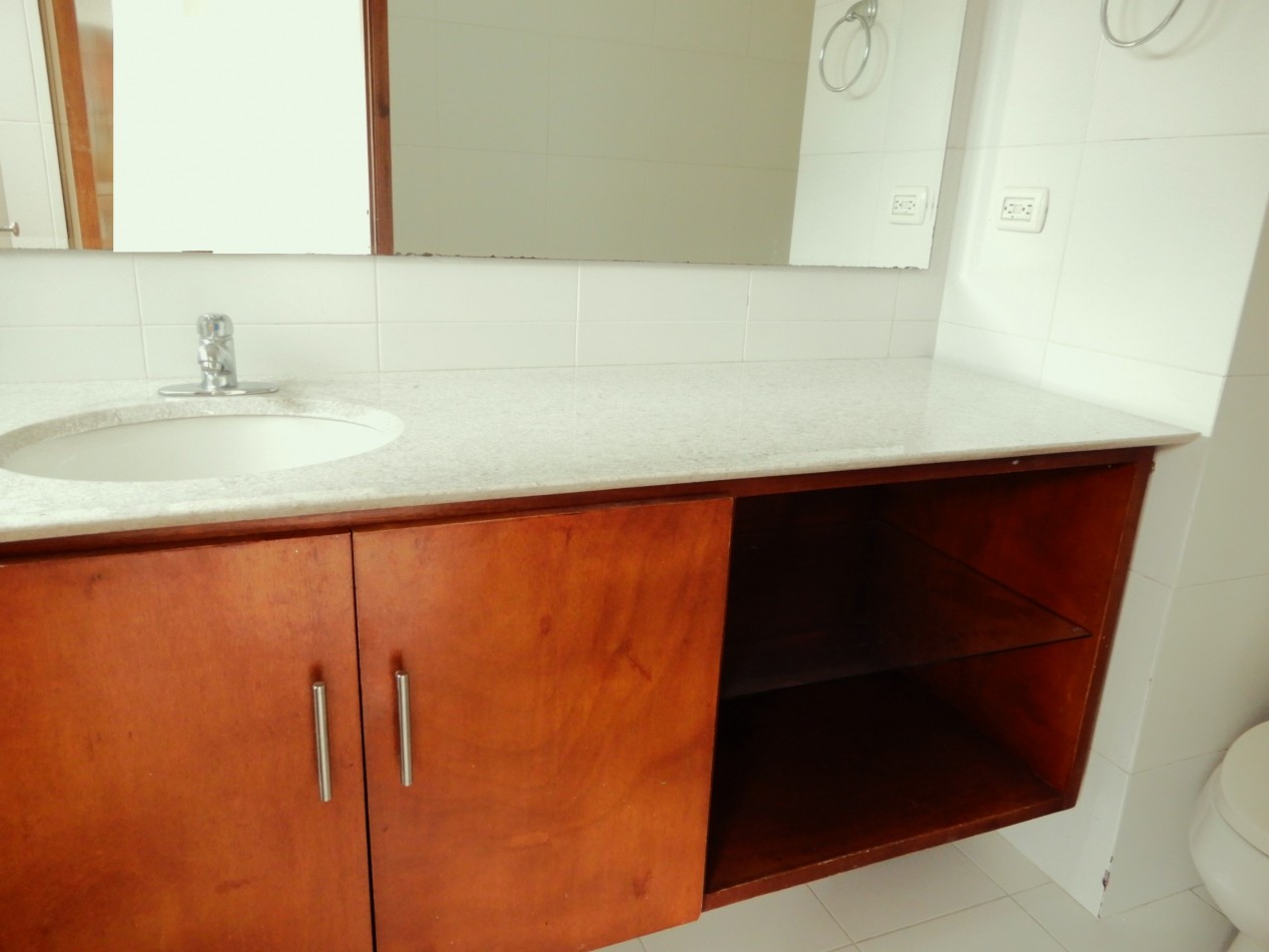 Apartamento en Venta Santa Barbara Alta 3 Alcobas con Balcon y Estudio