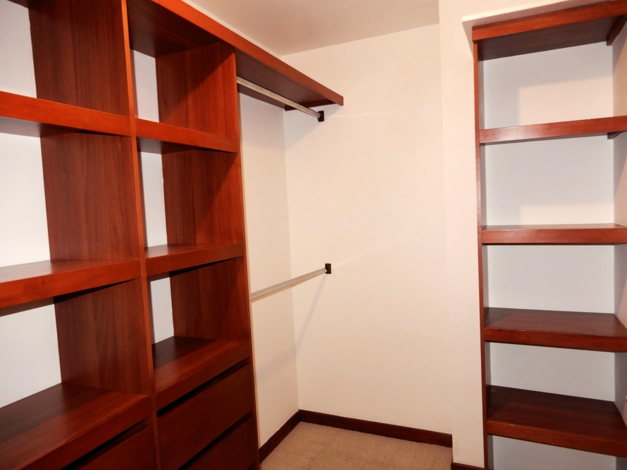 Apartamento en Venta Santa Barbara Alta 3 Alcobas con Balcon y Estudio