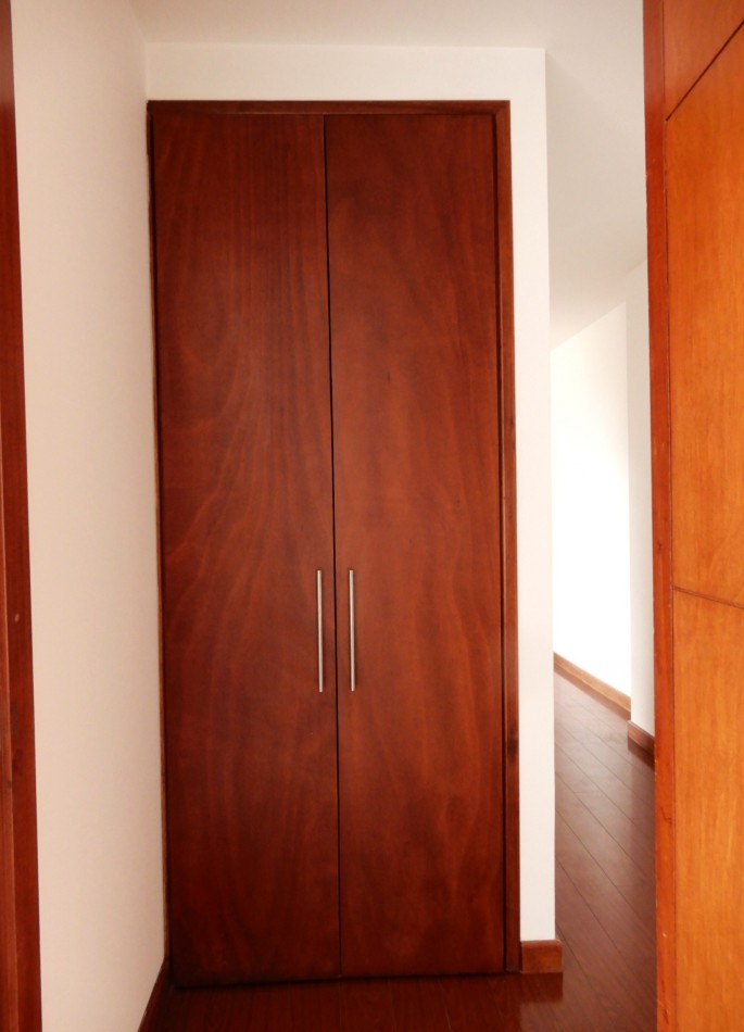 Apartamento en Venta Santa Barbara Alta 3 Alcobas con Balcon y Estudio