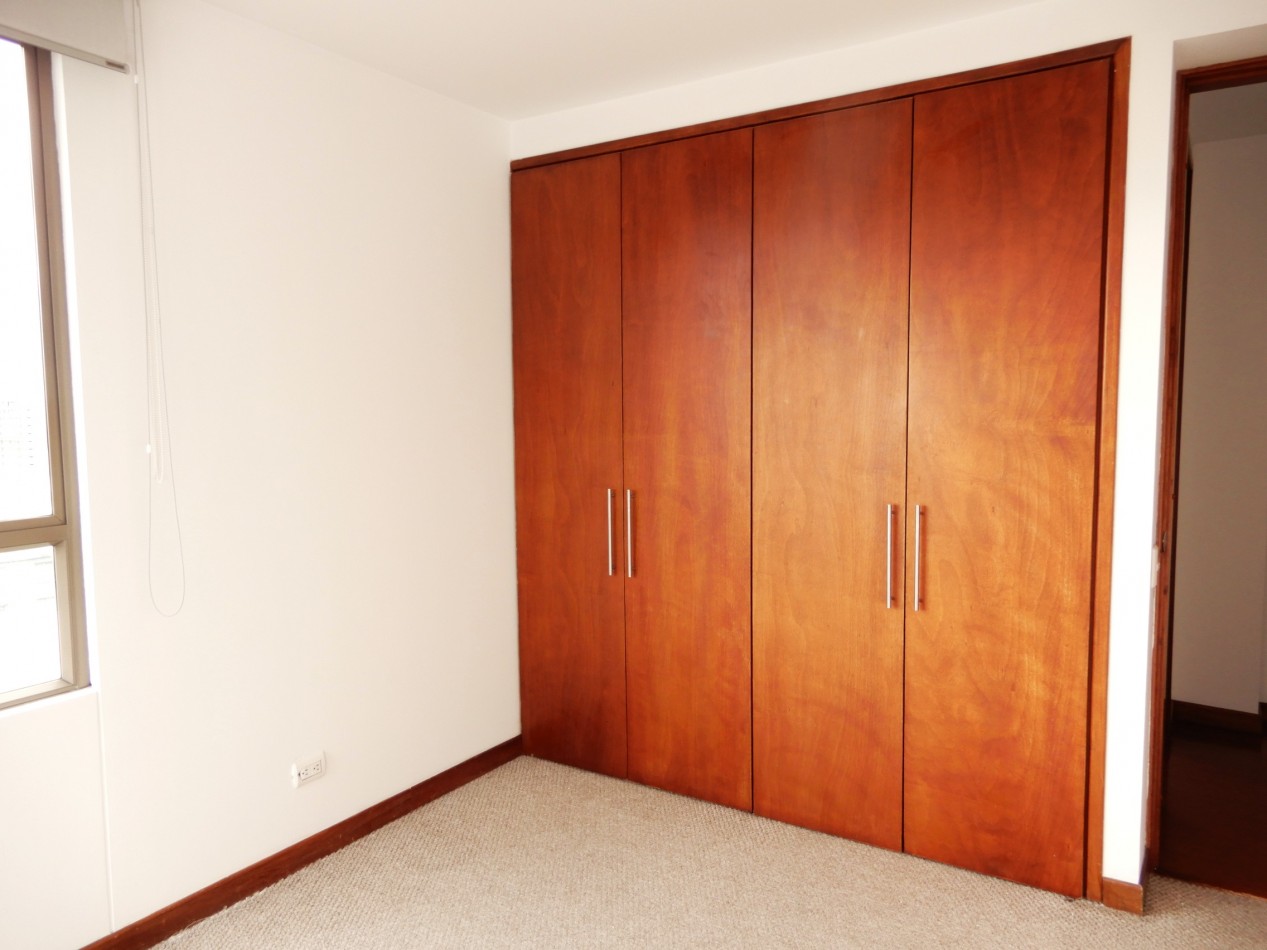 Apartamento en Venta Santa Barbara Alta 3 Alcobas con Balcon y Estudio