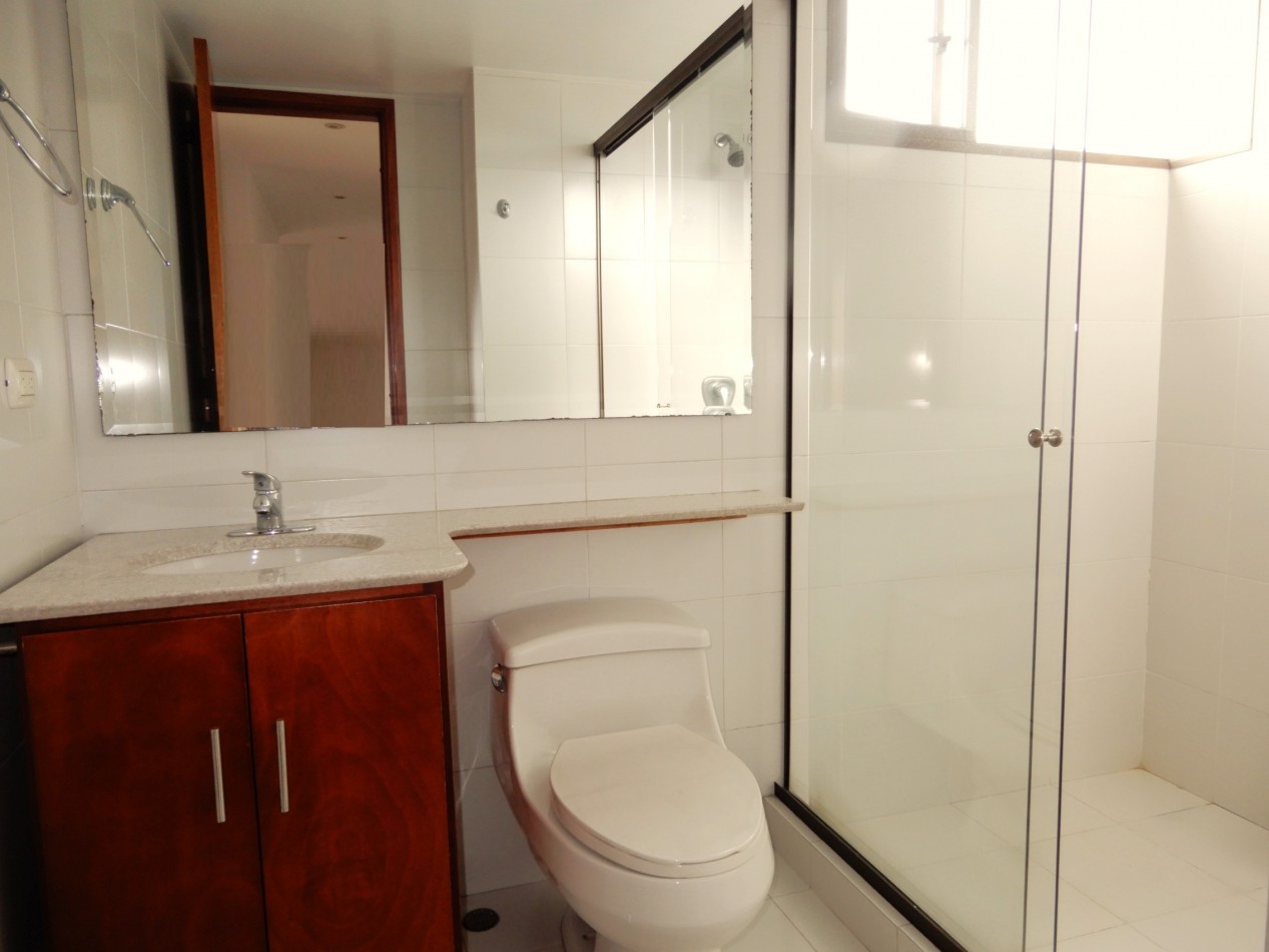 Apartamento en Venta Santa Barbara Alta 3 Alcobas con Balcon y Estudio