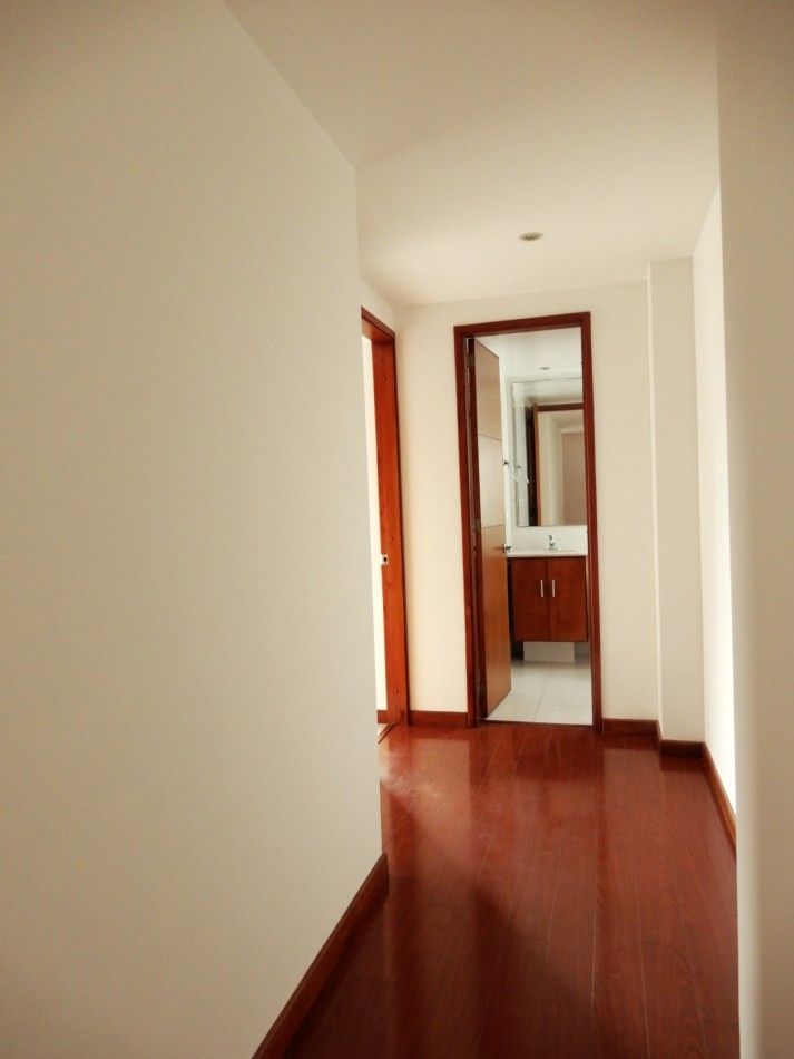 Apartamento en Venta Santa Barbara Alta 3 Alcobas con Balcon y Estudio