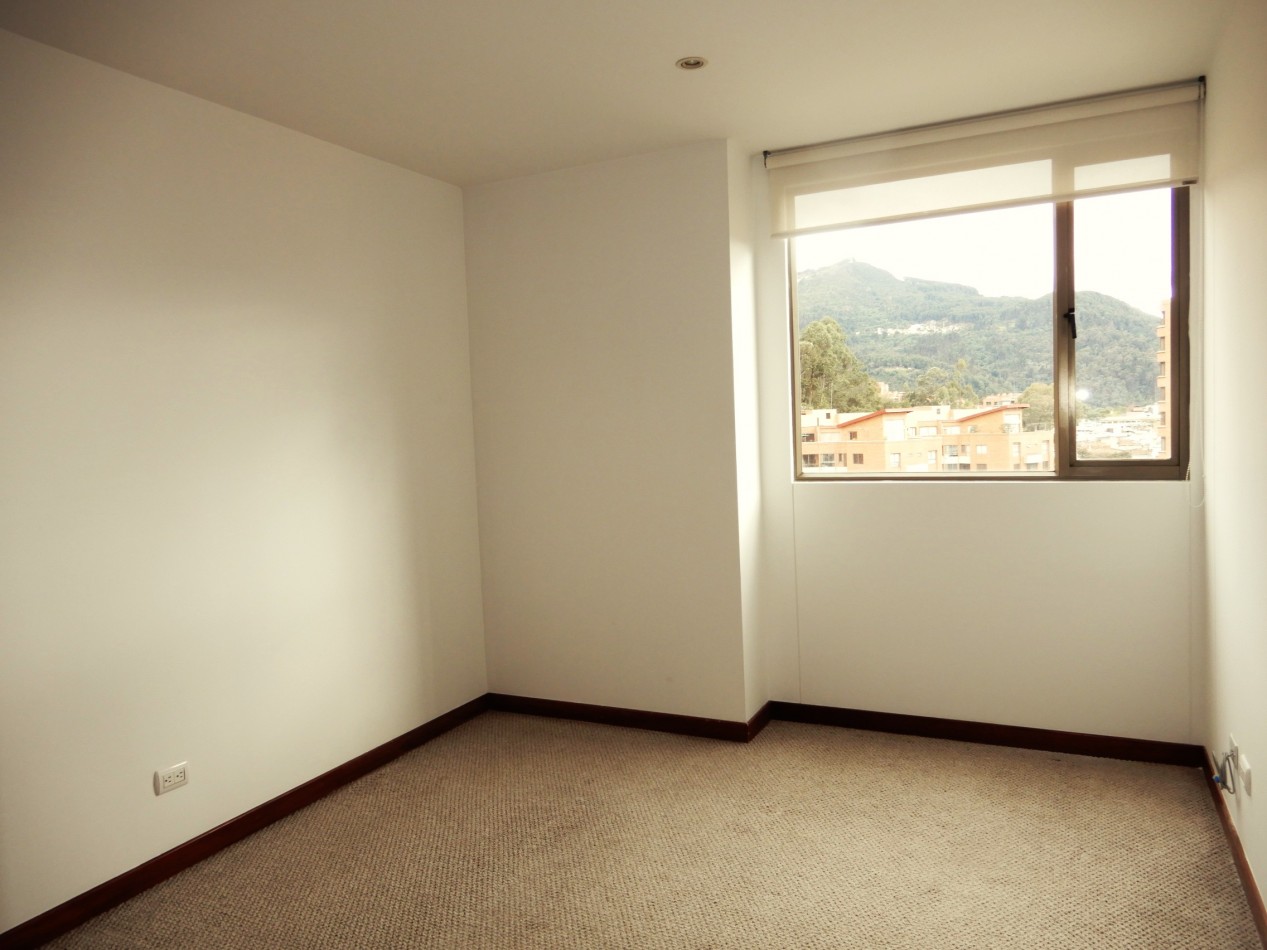Apartamento en Venta Santa Barbara Alta 3 Alcobas con Balcon y Estudio