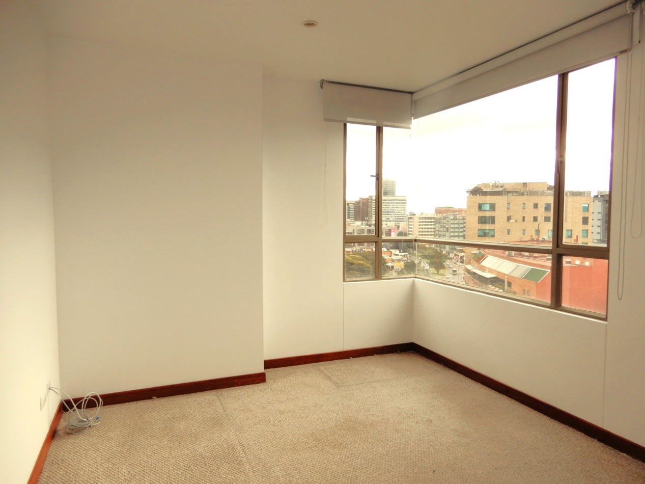 Apartamento en Venta Santa Barbara Alta 3 Alcobas con Balcon y Estudio