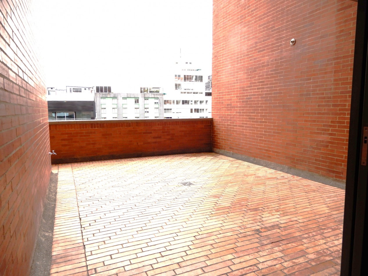 Apartamento en Venta Santa Barbara Alta 3 Alcobas con Balcon y Estudio