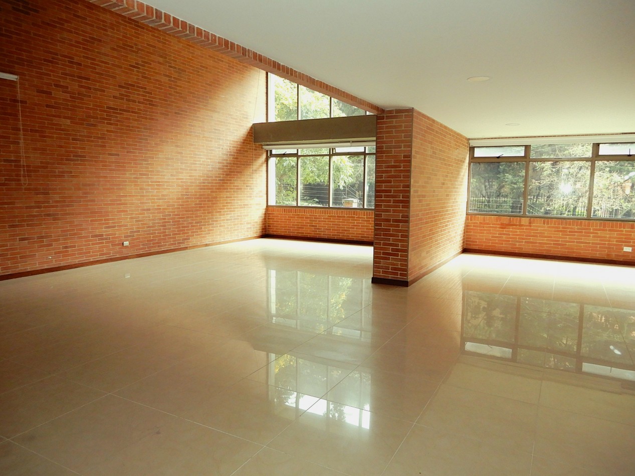 Apartamento en Venta Santa Barbara Alta 3 Alcobas con Balcon y Estudio