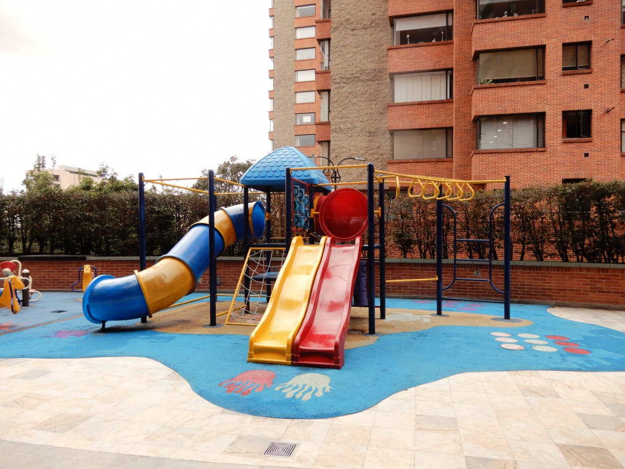 Apartamento en Venta Santa Barbara Alta 3 Alcobas con Balcon y Estudio