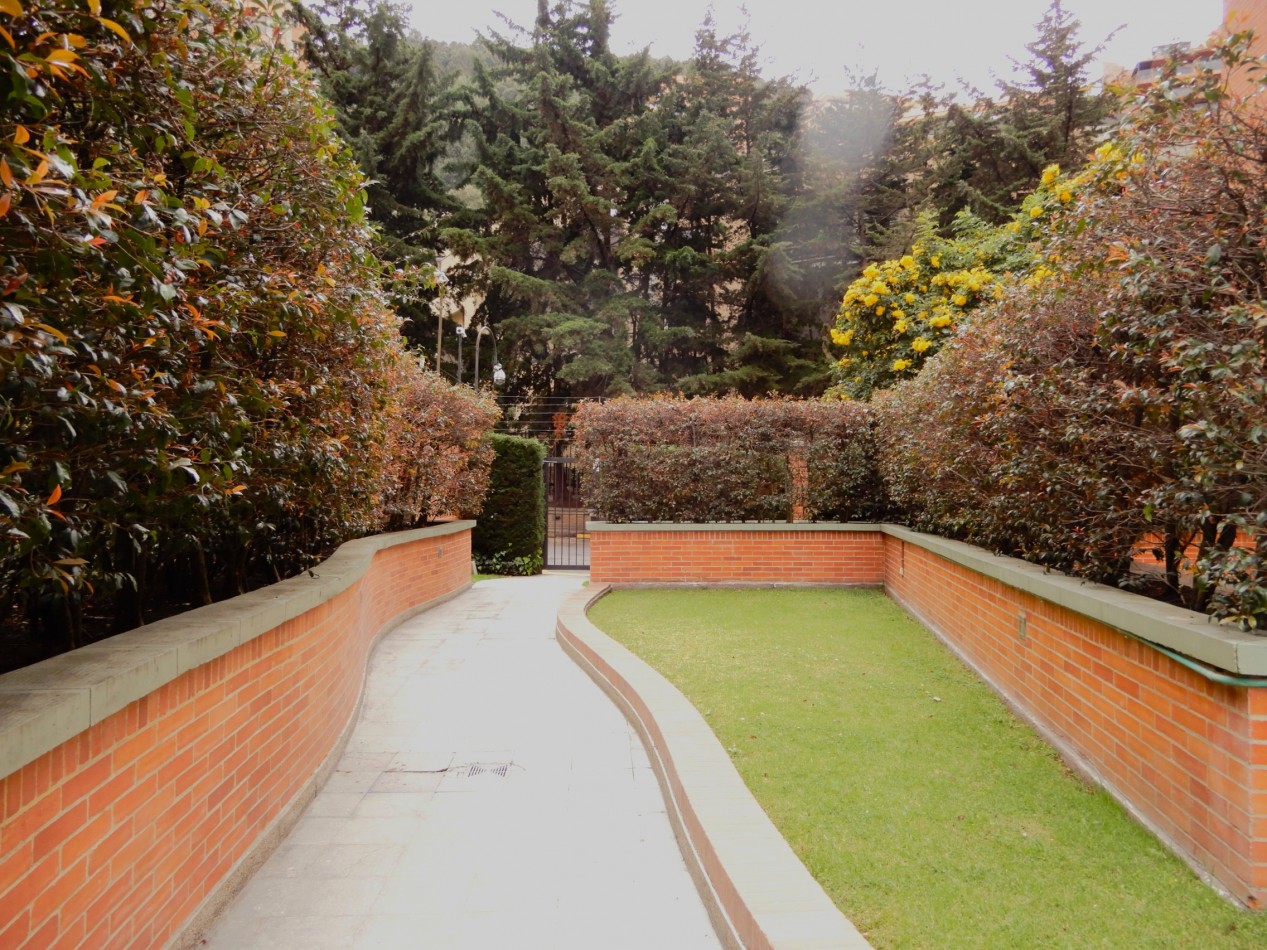 Apartamento en Venta Santa Barbara Alta 3 Alcobas con Balcon y Estudio