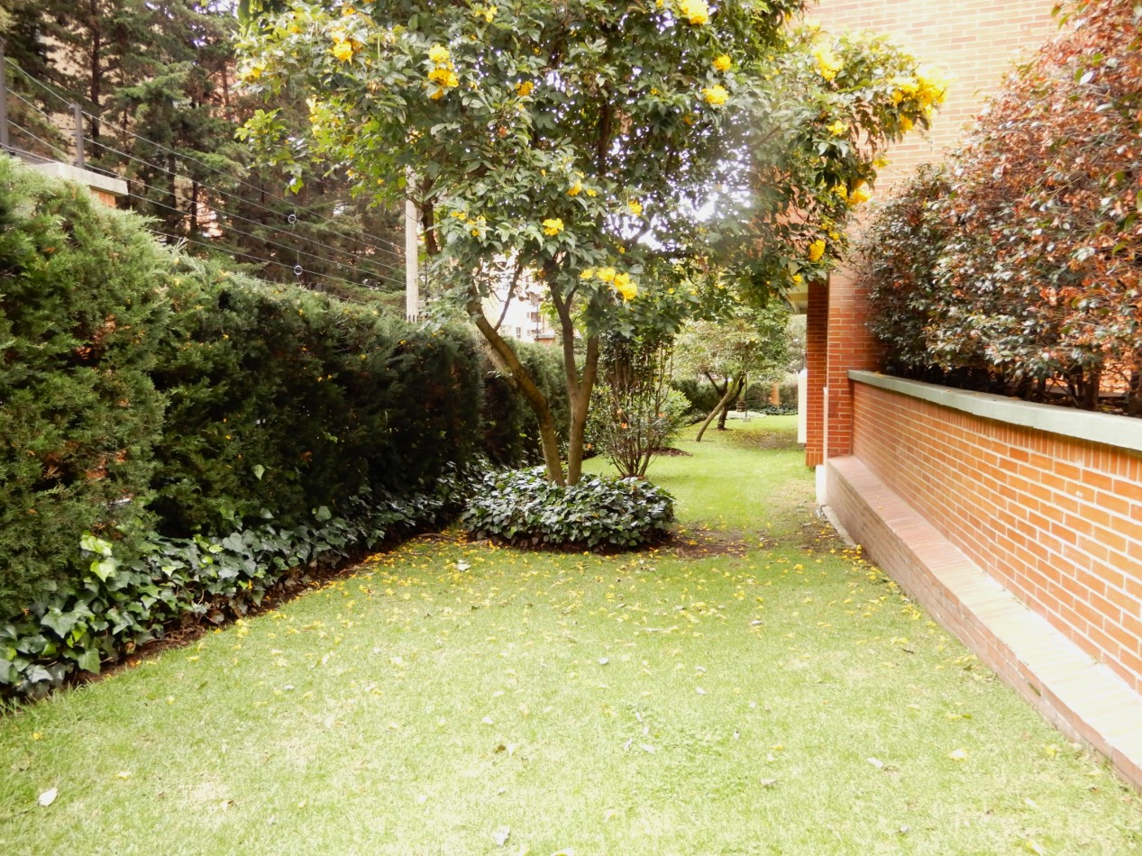 Apartamento en Venta Santa Barbara Alta 3 Alcobas con Balcon y Estudio