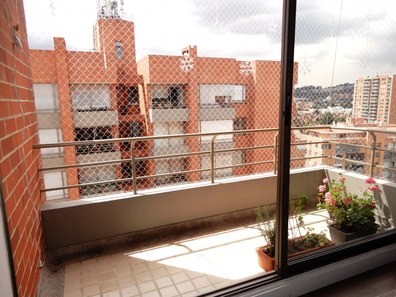 Apartamento en Venta Colina Campestre en Conjunto 3 Alcobas y 3 Parqueaderos.