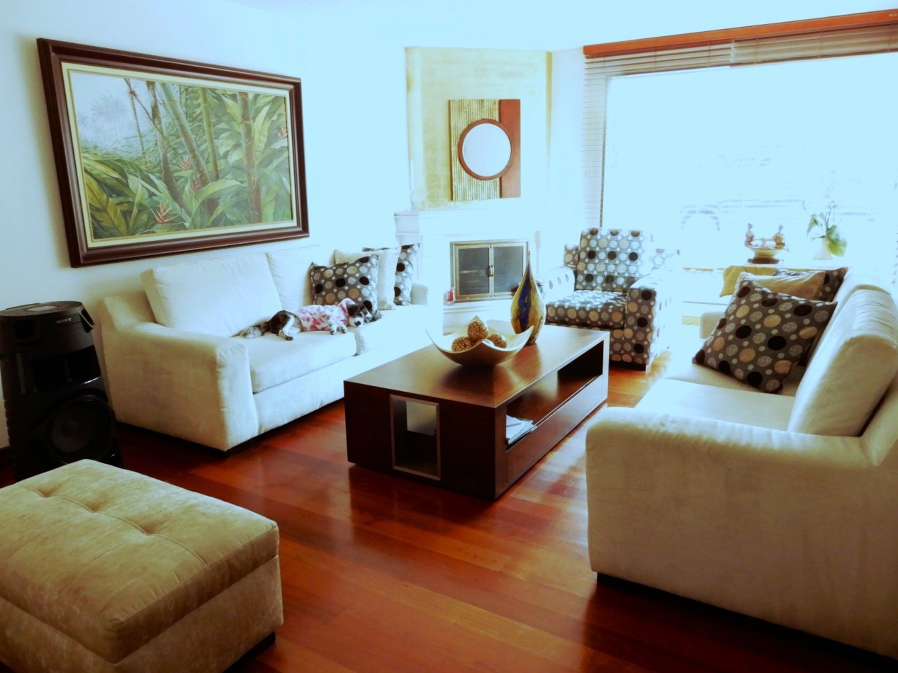 Casa en Venta Conjunto Bosques de Gratamira con 3 Alcobas y 3 parqueaderos.