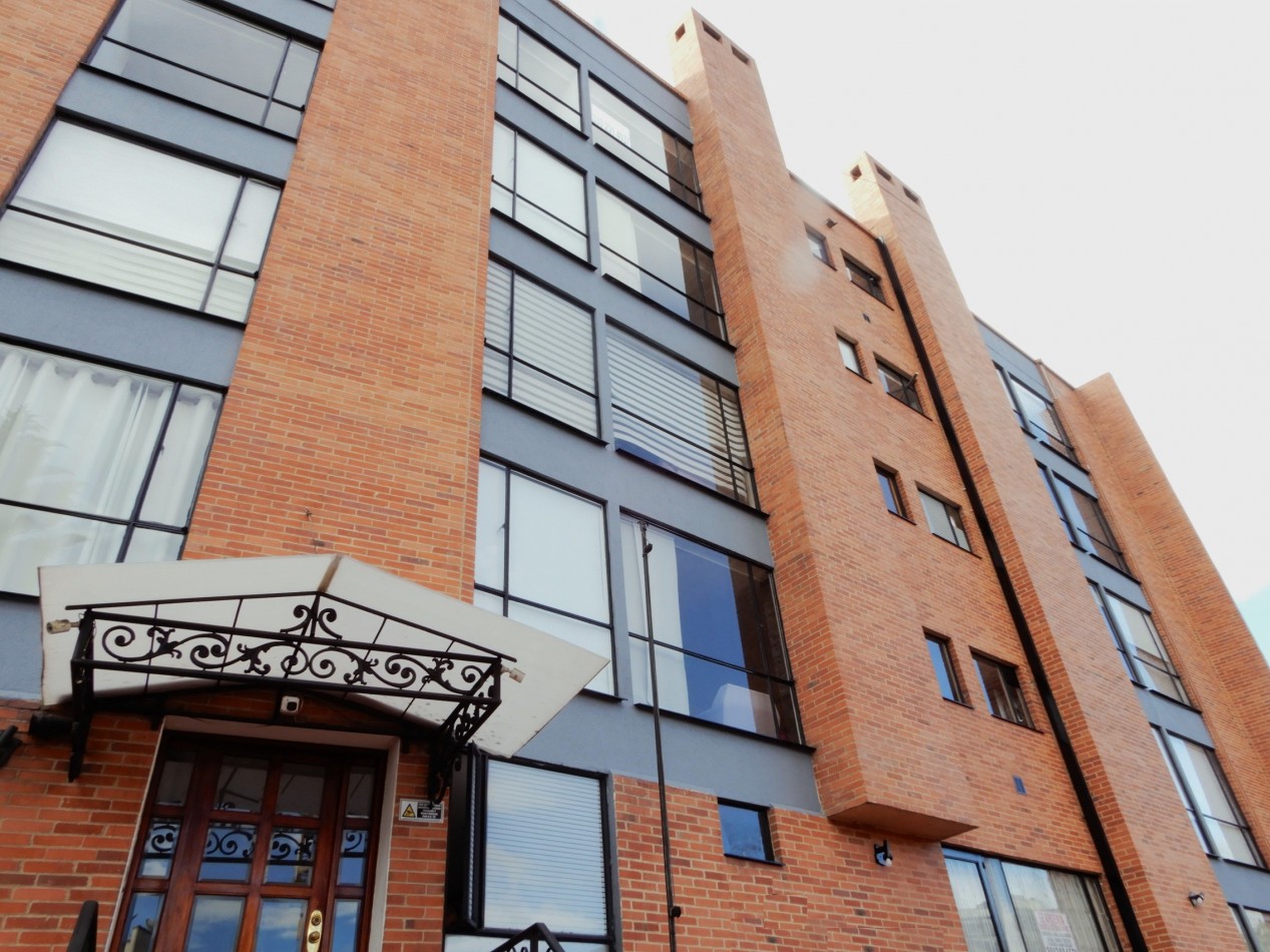 Apartaestudio en Arriendo Alhambra Remodelado y con Terraza