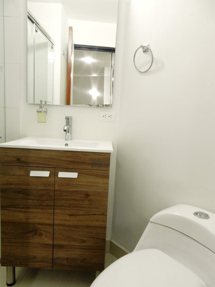 Apartaestudio en Arriendo Alhambra Remodelado y con Terraza