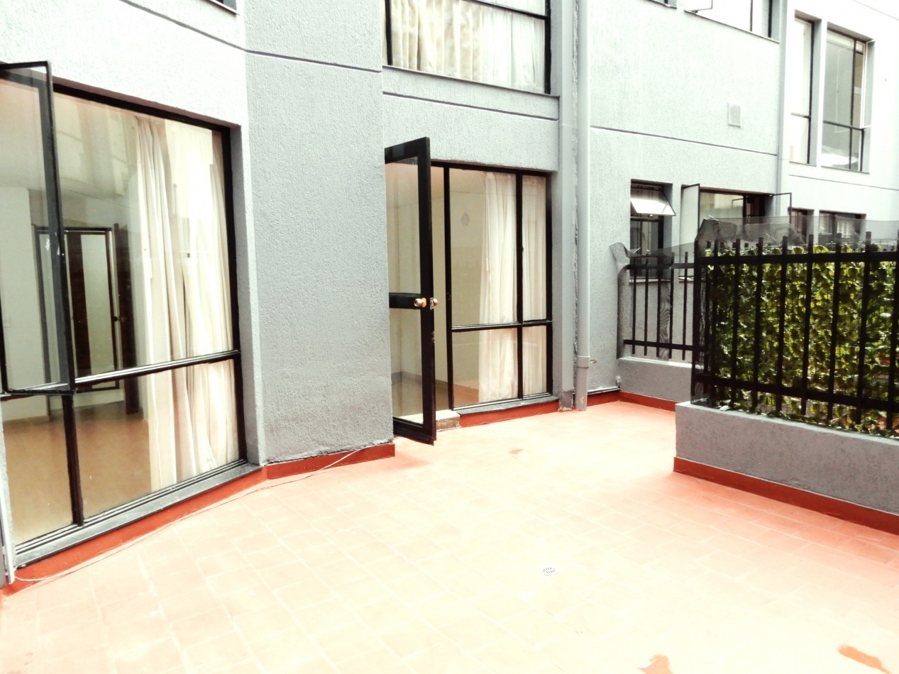 Apartaestudio en Arriendo Alhambra Remodelado y con Terraza