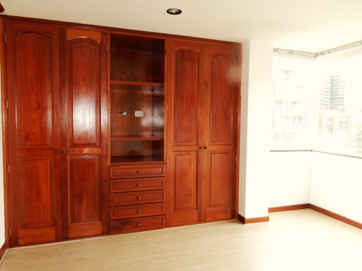 Apartaestudio en Arriendo Chico Navarra Exterior con Parqueadero