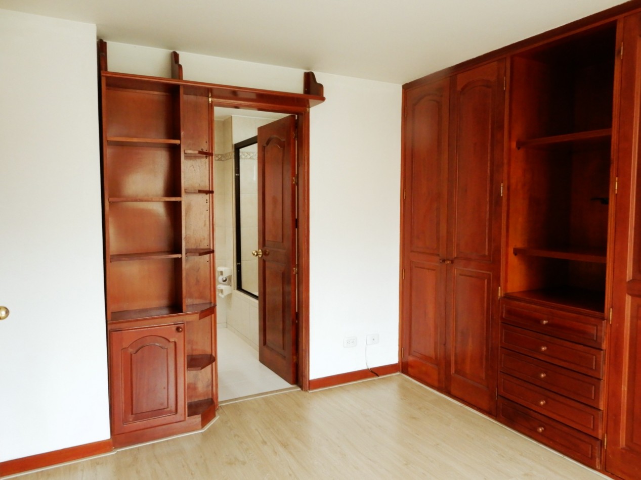 Apartaestudio en Arriendo Chico Navarra Exterior con Parqueadero