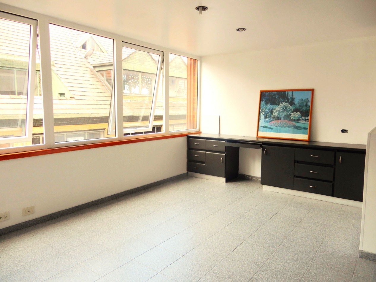 Arriendo Consultorio Medico en San Patricio con Parqueadero