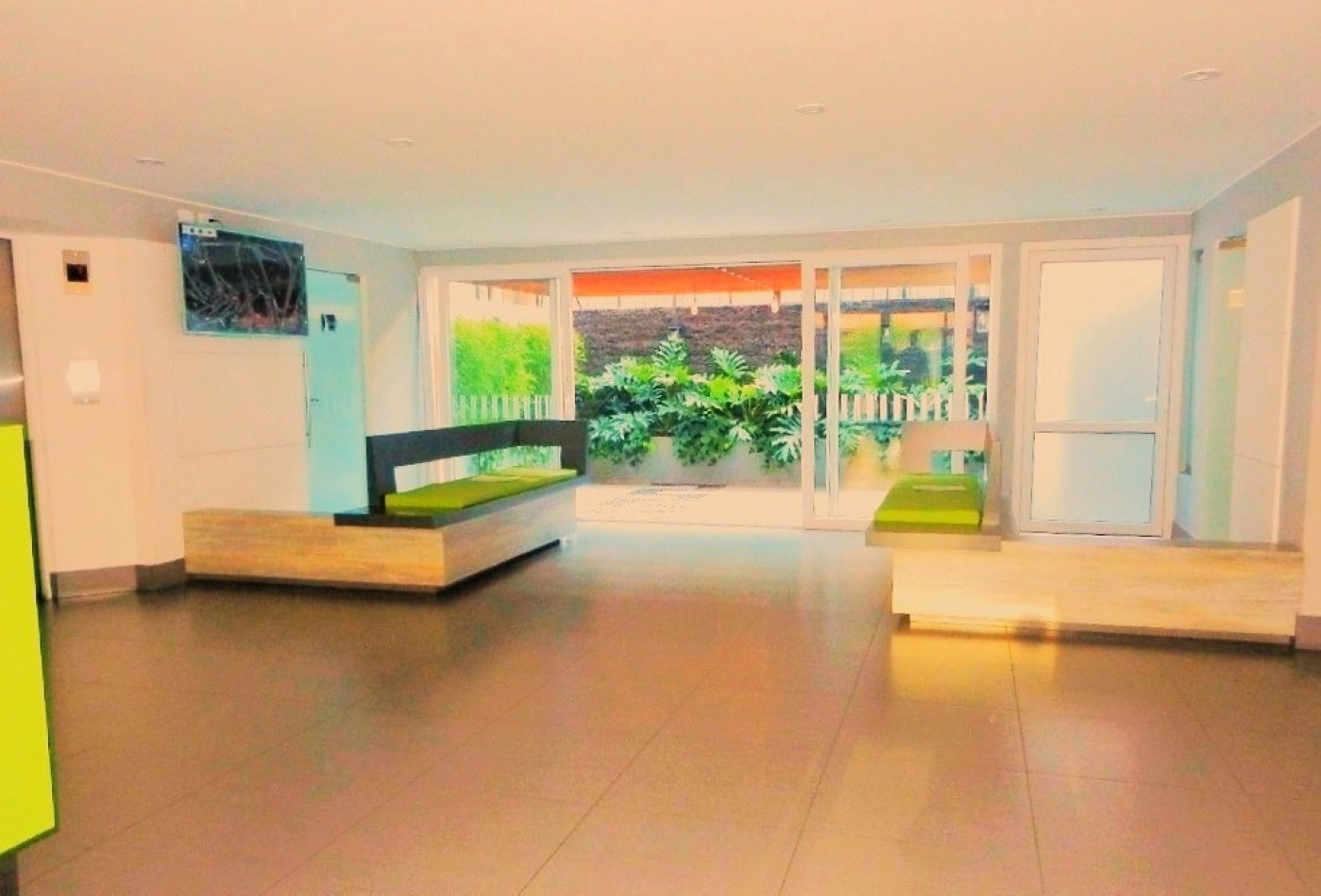 Arriendo Consultorio Medico en San Patricio con Parqueadero