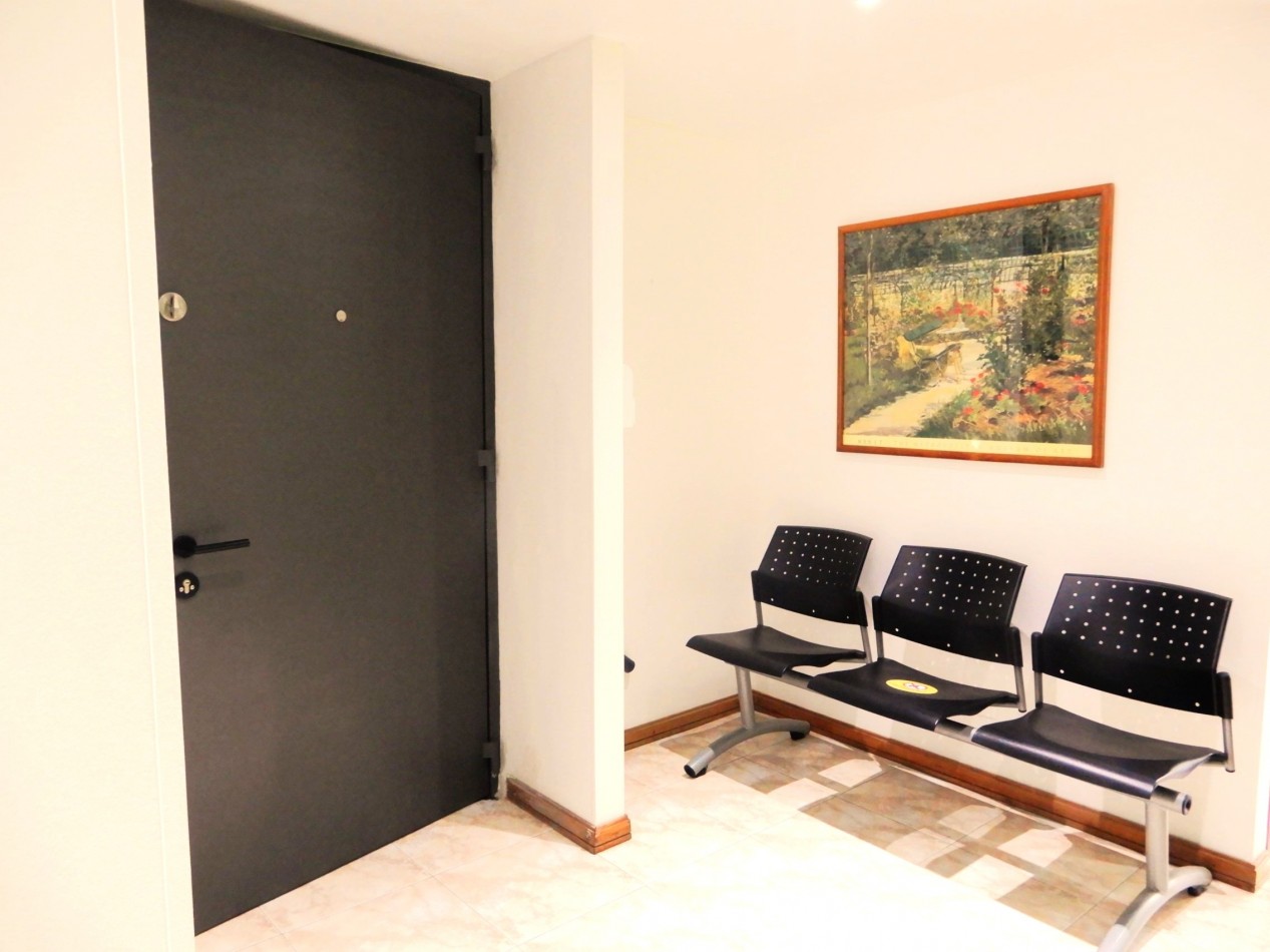 Arriendo Consultorio Medico en San Patricio con Parqueadero