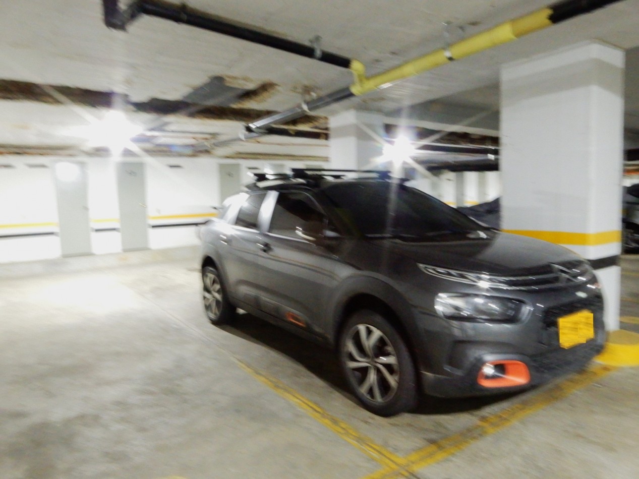 Apartamento en Arriendo La Carolina  2 Alcobas y 2 Parqueaderos