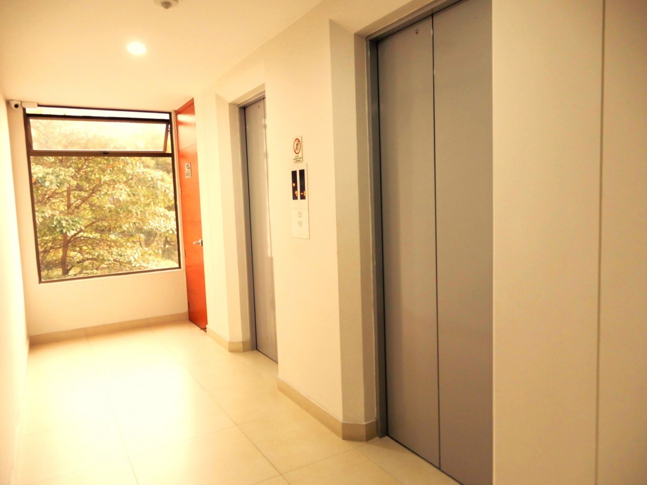 Apartamento en Arriendo Amoblado La Carolina 2 Alcobas y Balcon