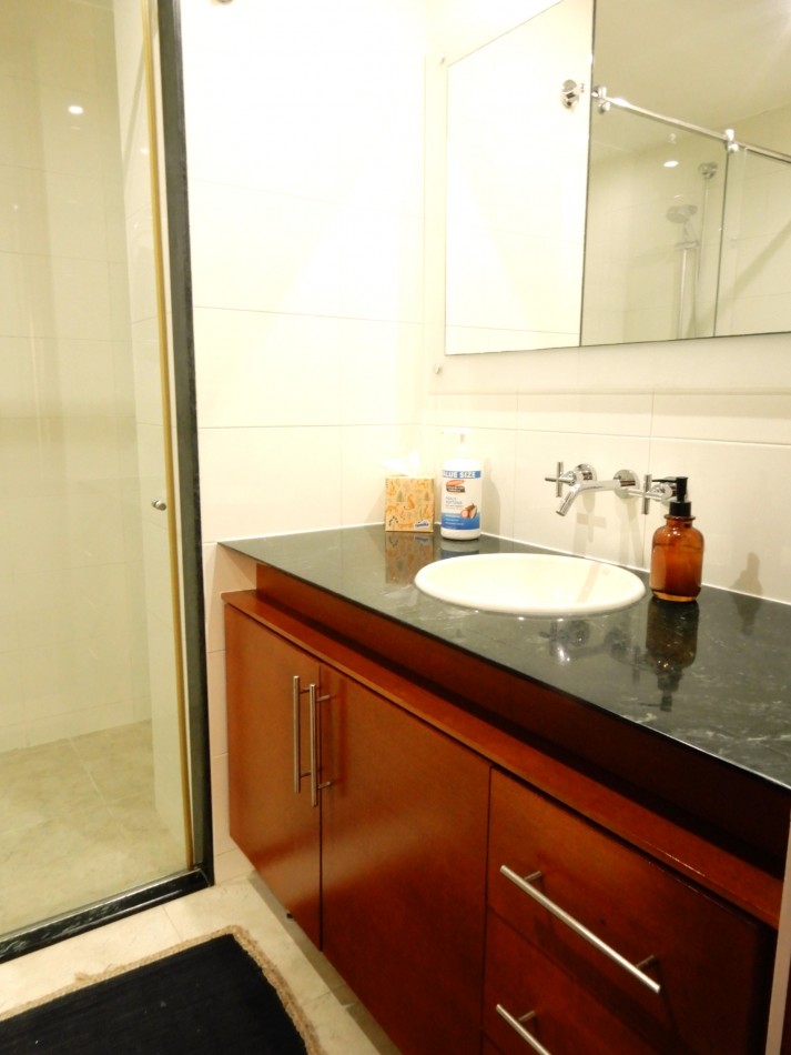 Apartamento en Arriendo Amoblado La Carolina 2 Alcobas y Balcon