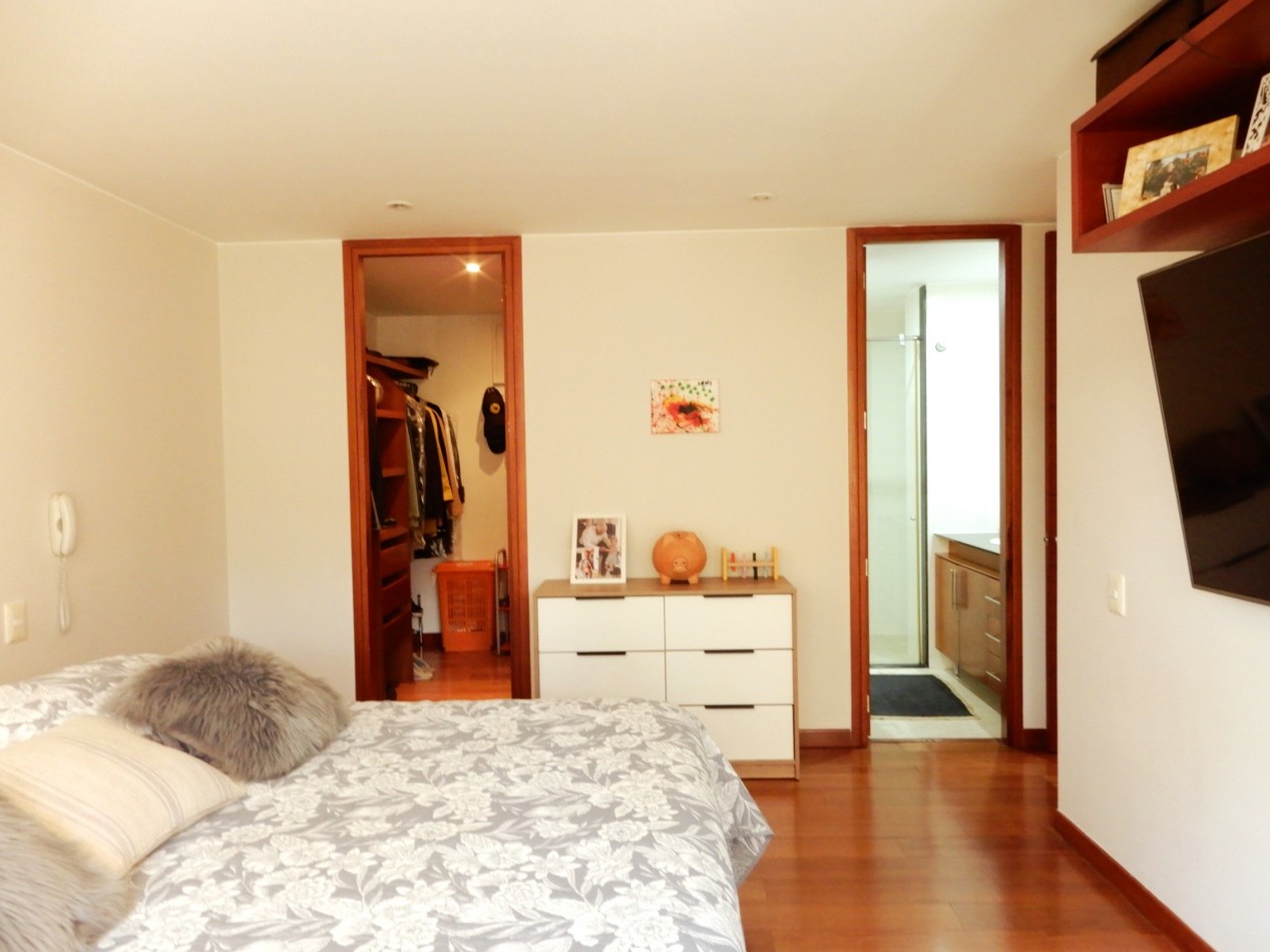 Apartamento en Arriendo Amoblado La Carolina 2 Alcobas y Balcon