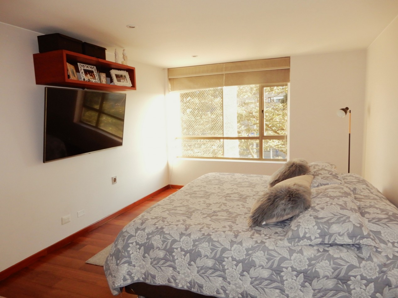 Apartamento en Arriendo Amoblado La Carolina 2 Alcobas y Balcon