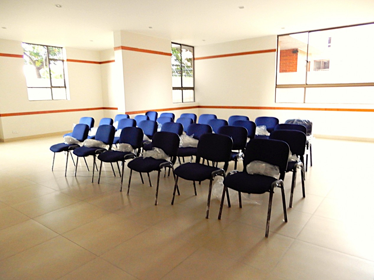 Apartamento en Arriendo Amoblado La Carolina 2 Alcobas y Balcon