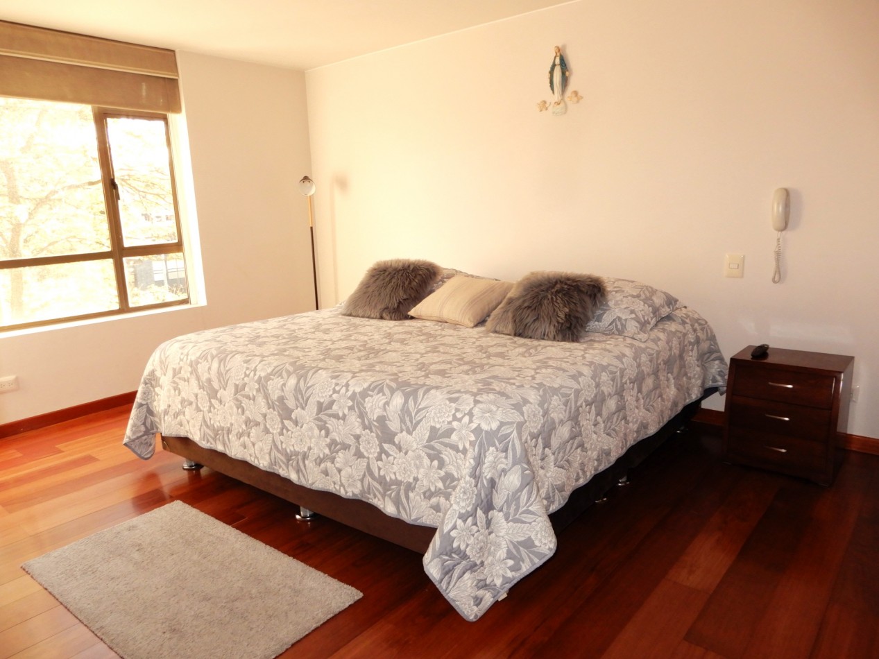 Apartamento en Arriendo Amoblado La Carolina 2 Alcobas y Balcon