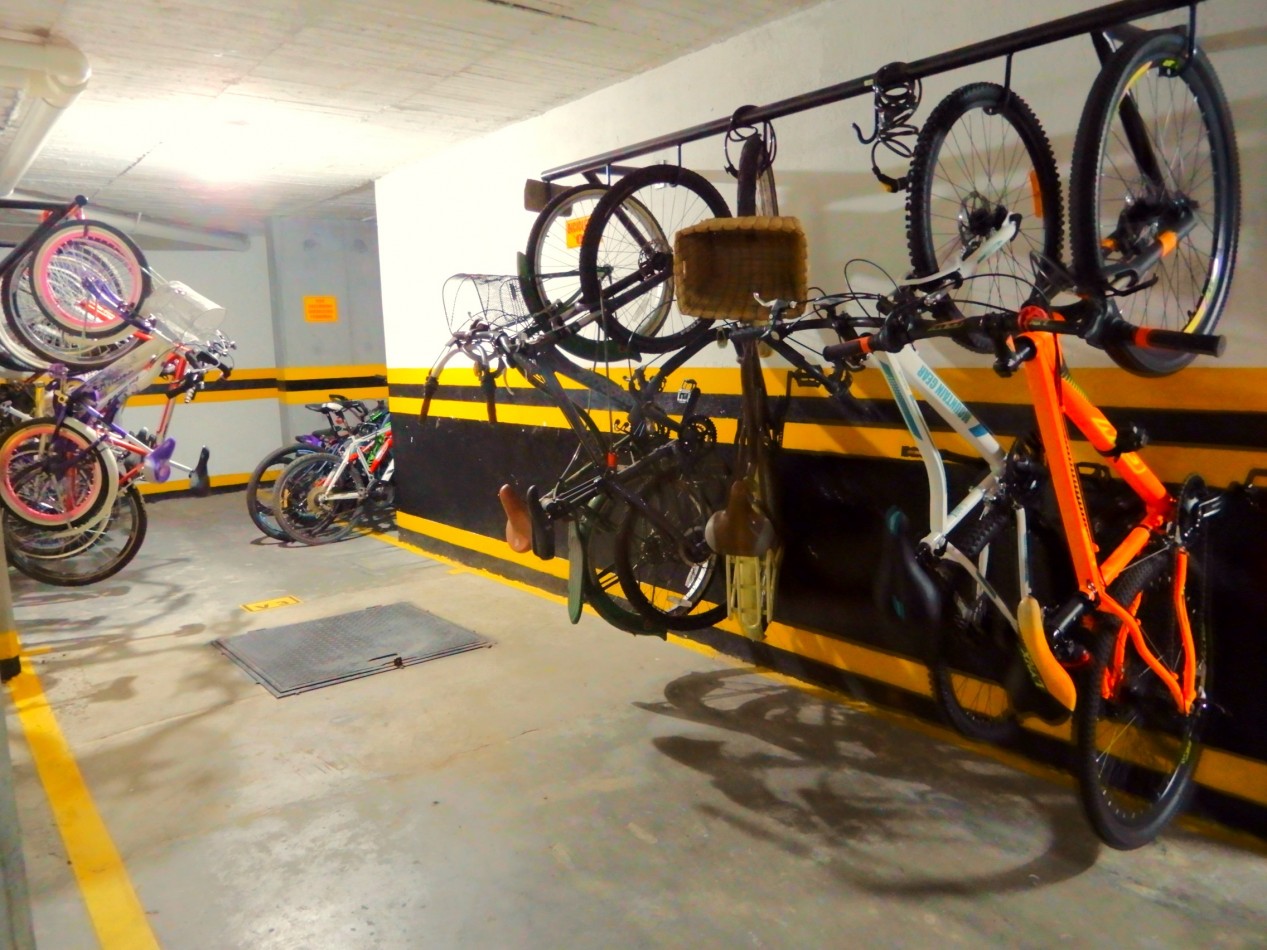 Apartamento en Arriendo Amoblado La Carolina 2 Alcobas y Balcon